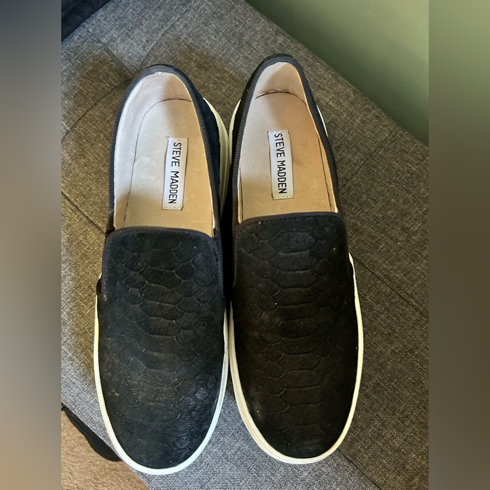 Steve Madden Black Embossed Slip-On Loafers